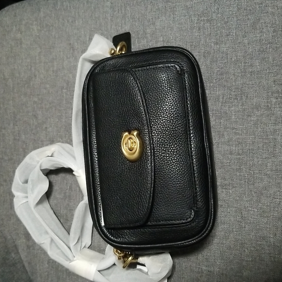 Coach Handbags - NWT Coach Willow Camera Crossbody in Black